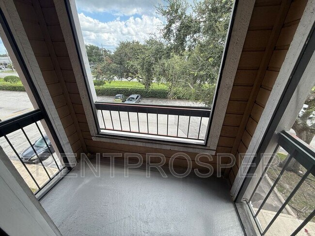 Building Photo - 5501 Rosebriar Way
