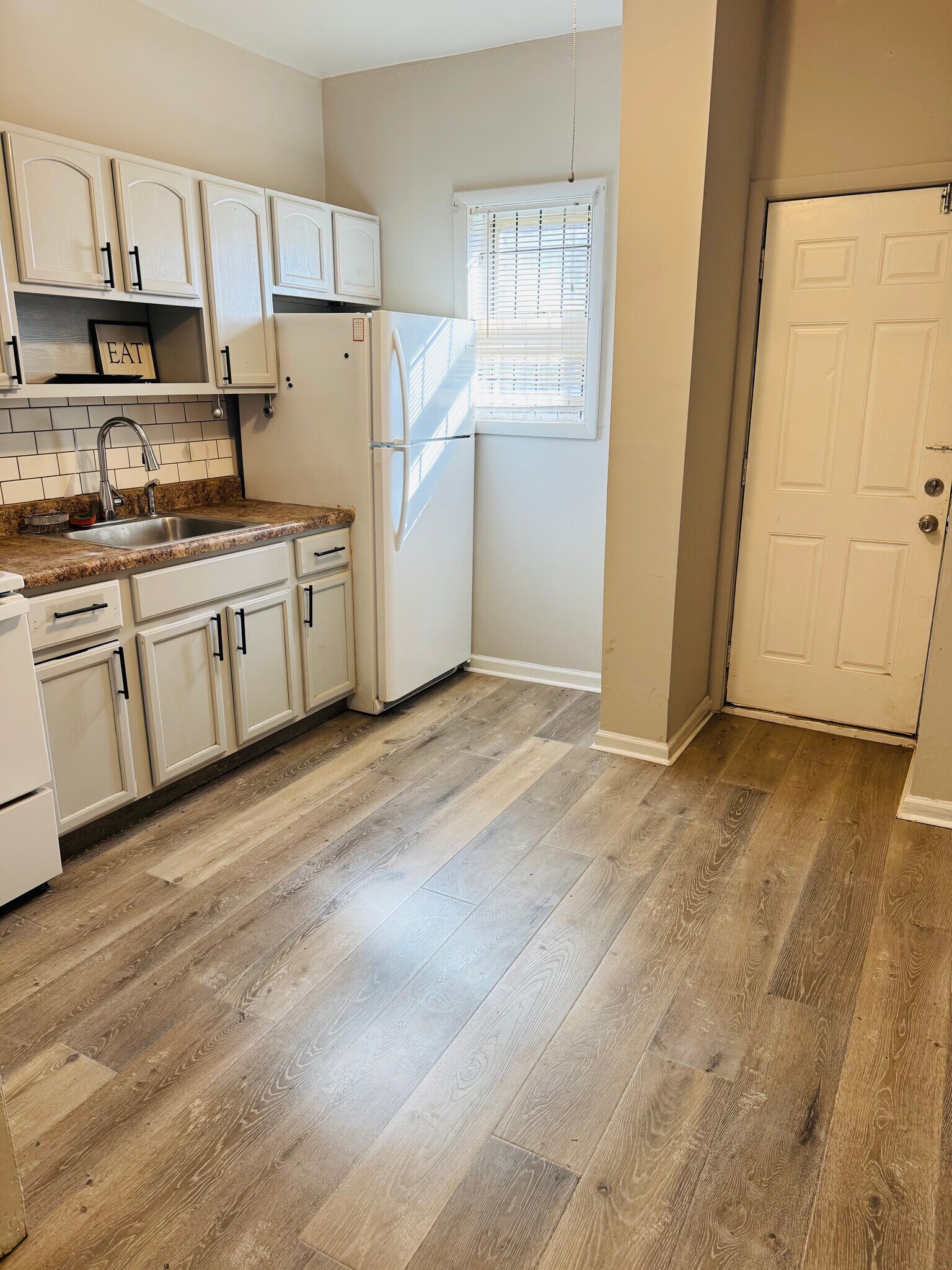 Building Photo - 646 E Allegheny Ave