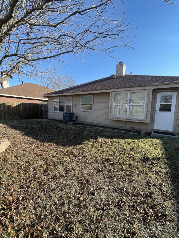 Building Photo - 625 Hutchins Dr