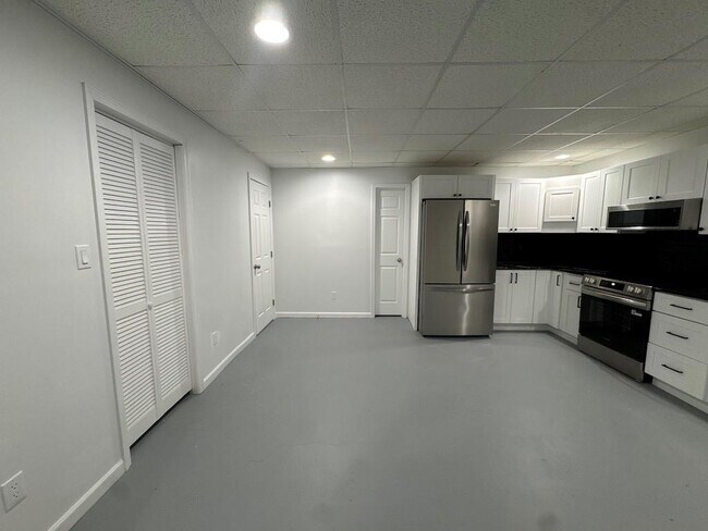 Building Photo - 1925 Heatherton Rd