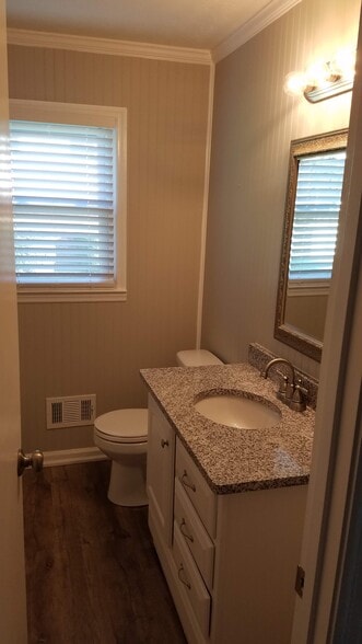 Guest Bath - 115 Windy Hill Ct