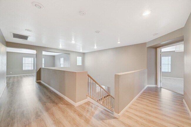 Building Photo - 1st MONTH FREE! Lone Mountain Heights Luxu...