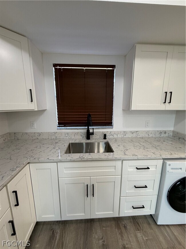 Building Photo - 606 SE 6th St