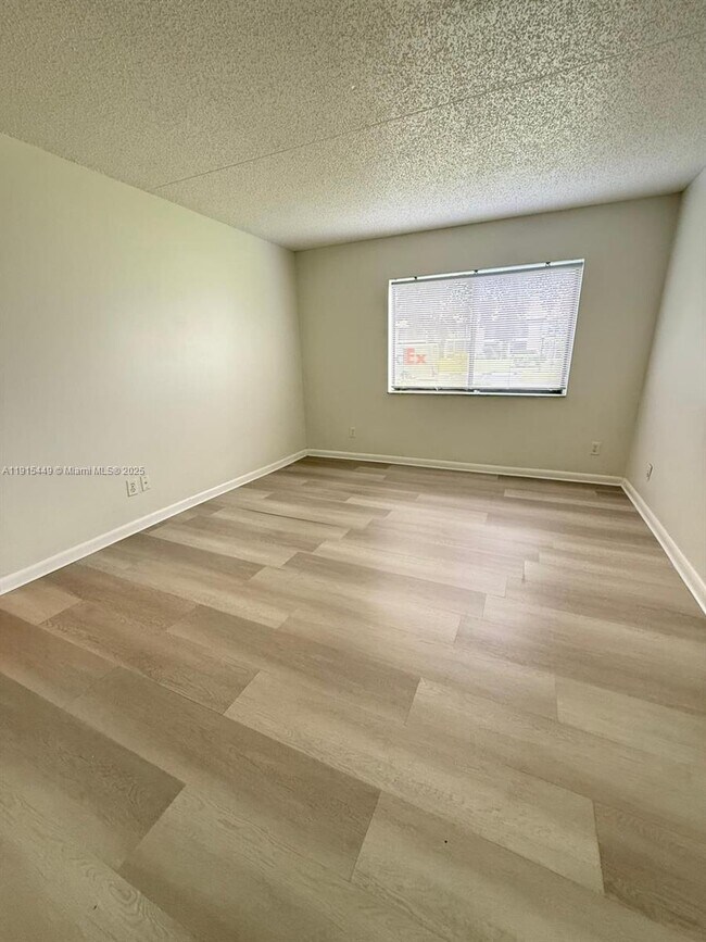 Building Photo - 5805 Washington St