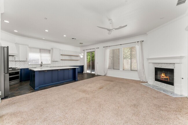 Building Photo - 10000 Shana Way