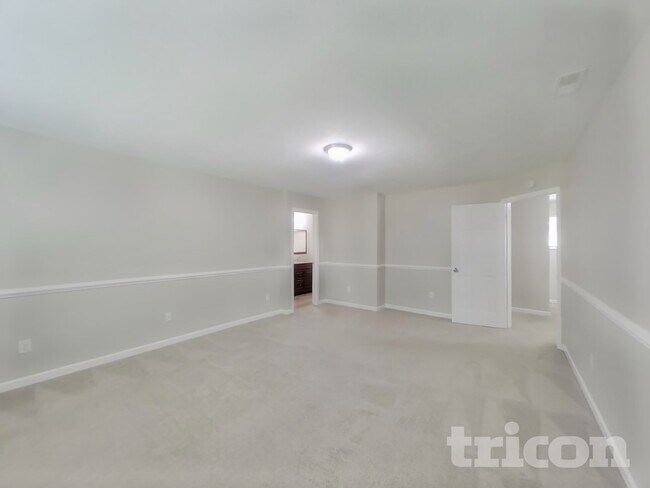 Building Photo - 1922 Kingen Dr