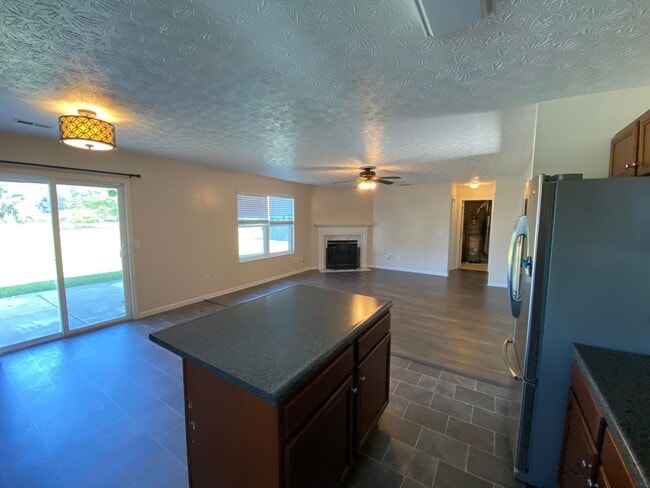 Building Photo - 4221 Dobbin Cir