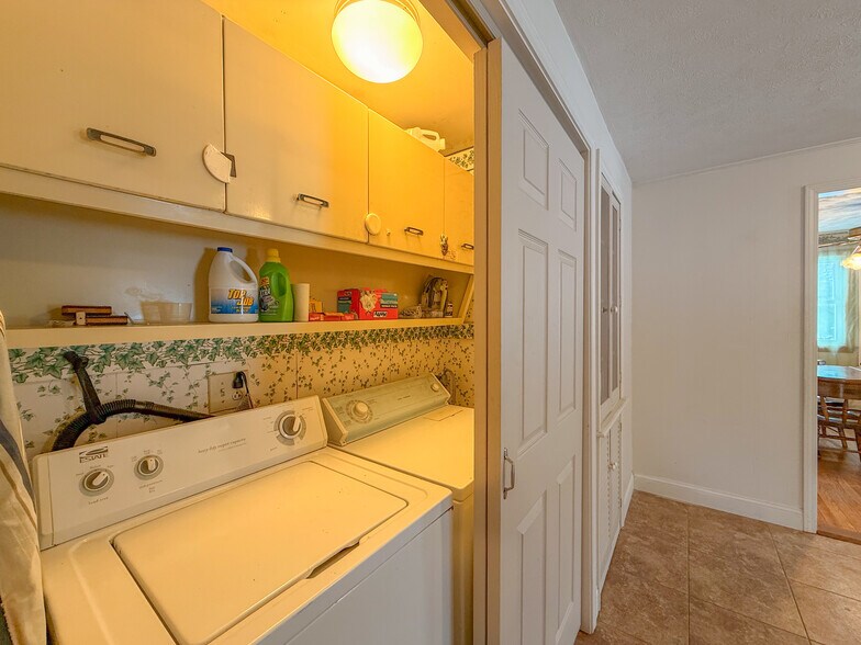 Building Photo - 7318 Friendsville Rd