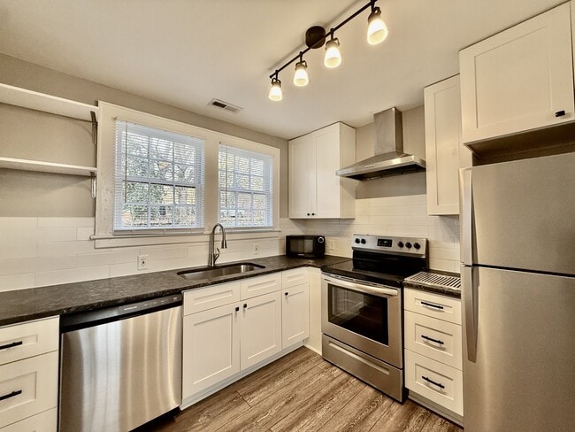 Building Photo - 1802 Guess Rd