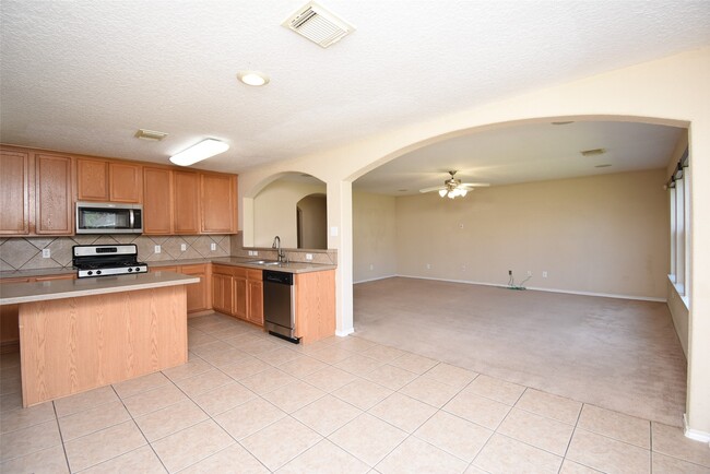 Building Photo - 11215 Overland Trail Dr