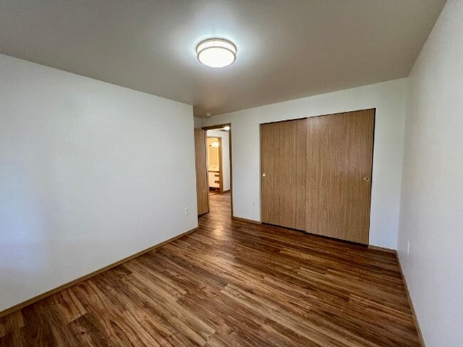 Building Photo - PENDING APPLICATION; 3BD Townhome