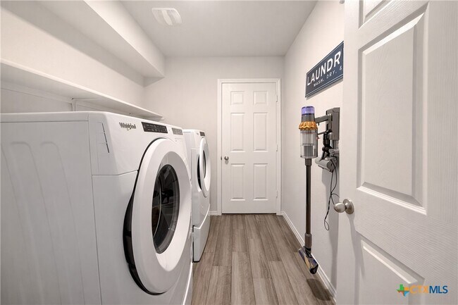 Building Photo - 2403 Corradino St