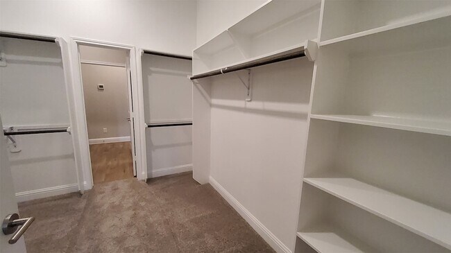 Building Photo - 2106 Grapewood Ln