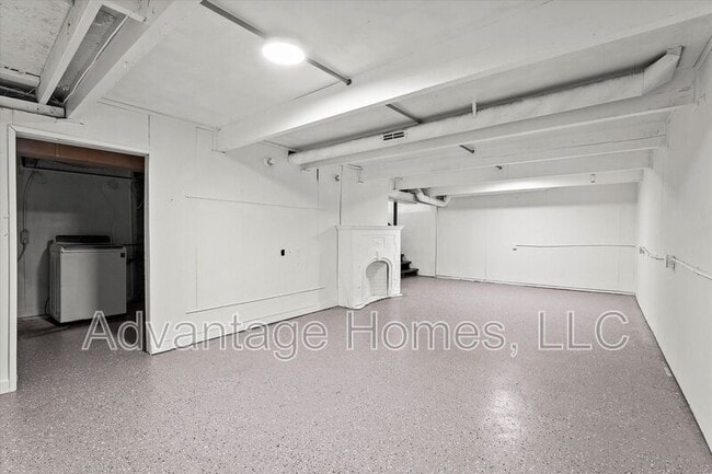 Building Photo - 914 N 70th St