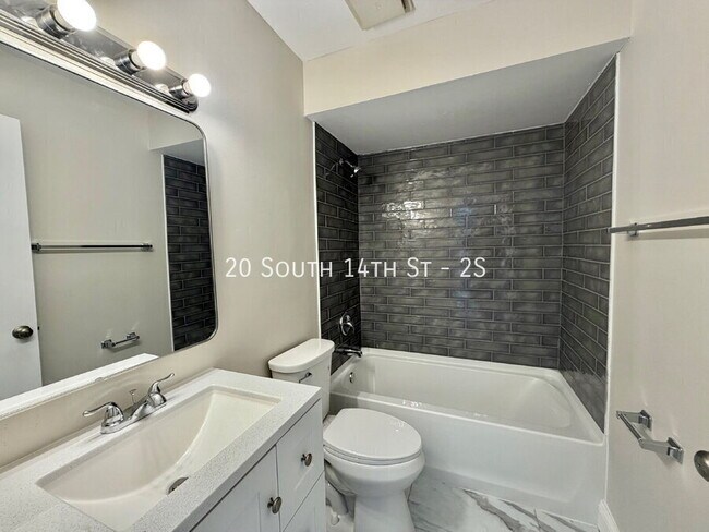 Building Photo - 20 S 14th St