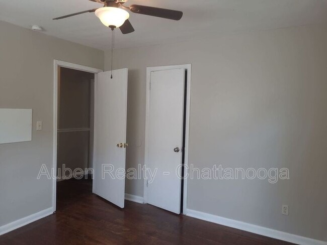 Building Photo - 903 Curleque Dr