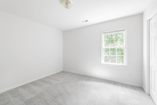 Building Photo - Great Home for Rent in the Lucks Lane Corr...