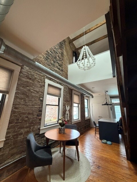 Building Photo - 1324 Main St