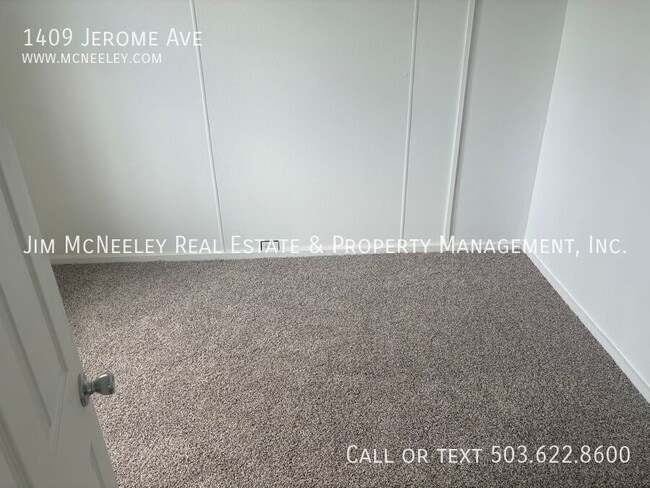 Building Photo - 1409 Jerome Ave