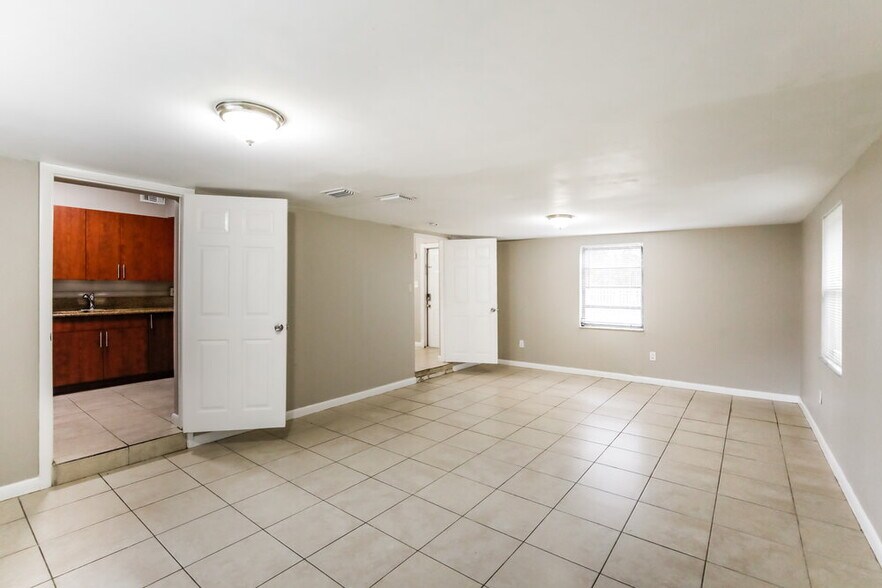 Building Photo - 1161 NW 139th St