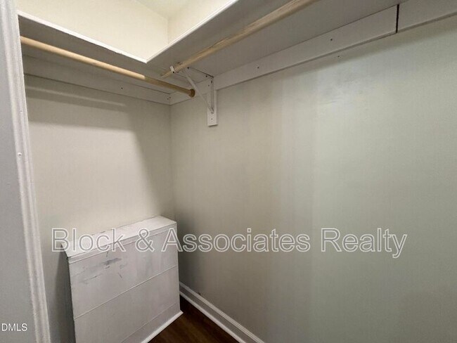 Building Photo - 170 Devin Dr