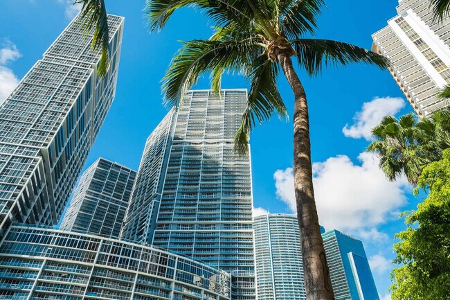 Building Photo - 485 Brickell Ave