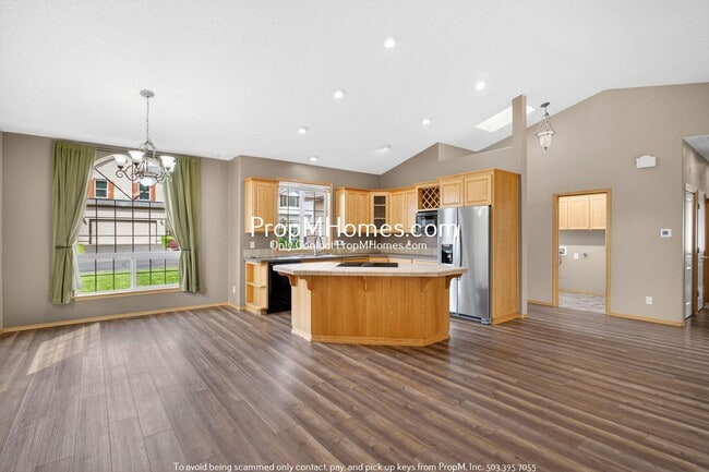 Building Photo - Spacious Three Bedroom Home in Clackamas!