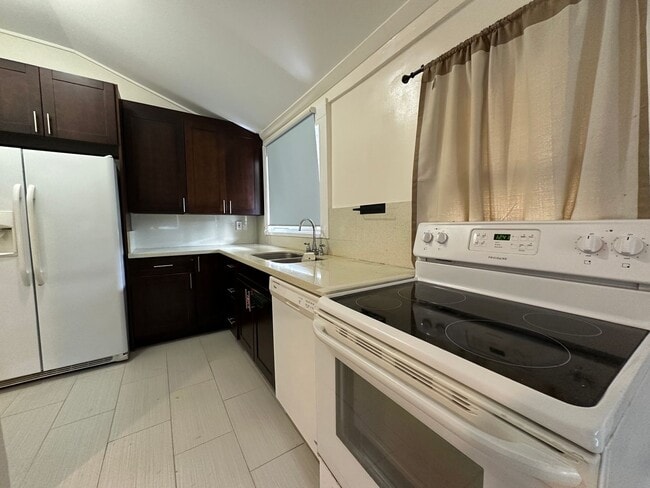 Building Photo - 430 Liliha Ct Ln