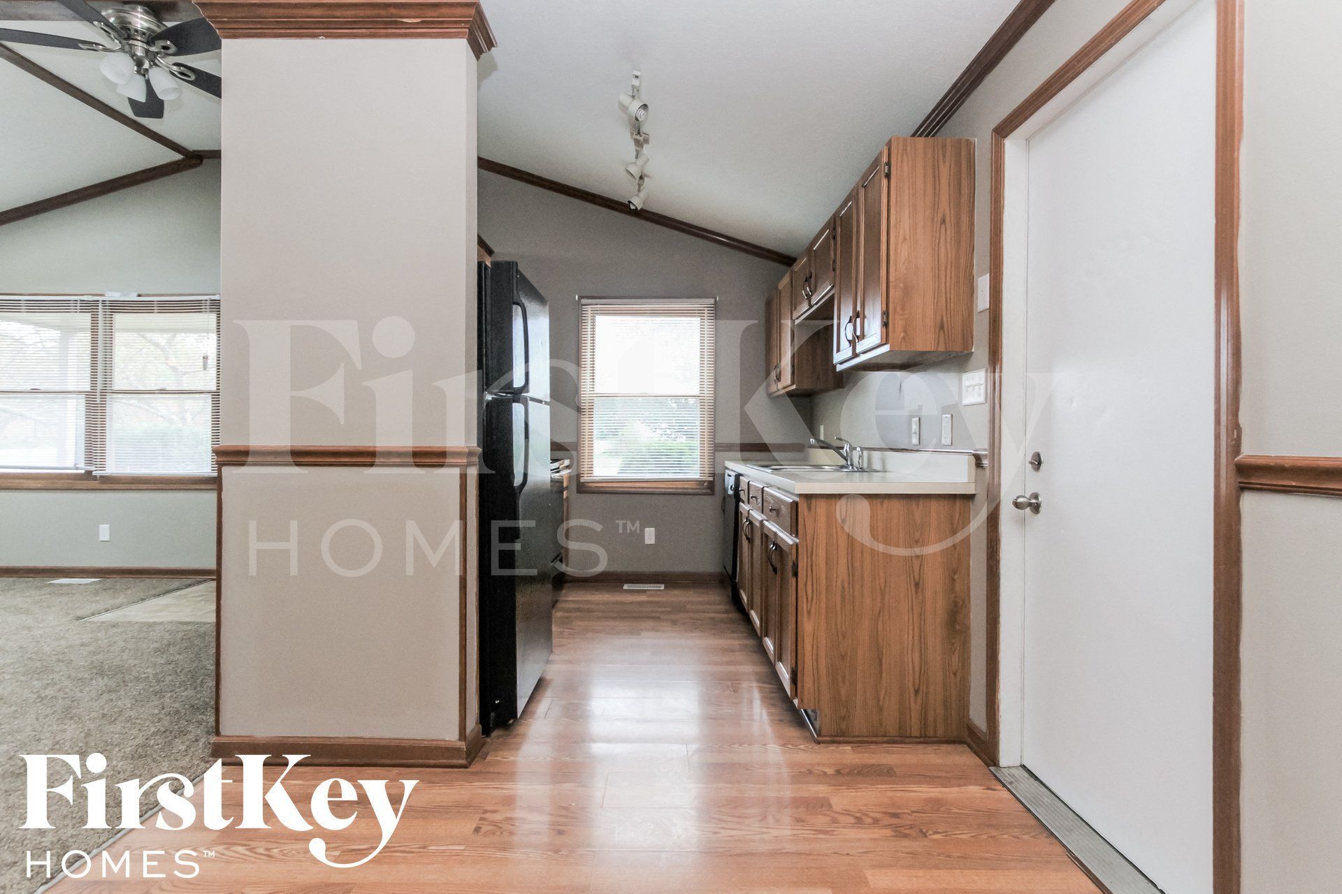 Building Photo - 2102 E Edgewood Ave