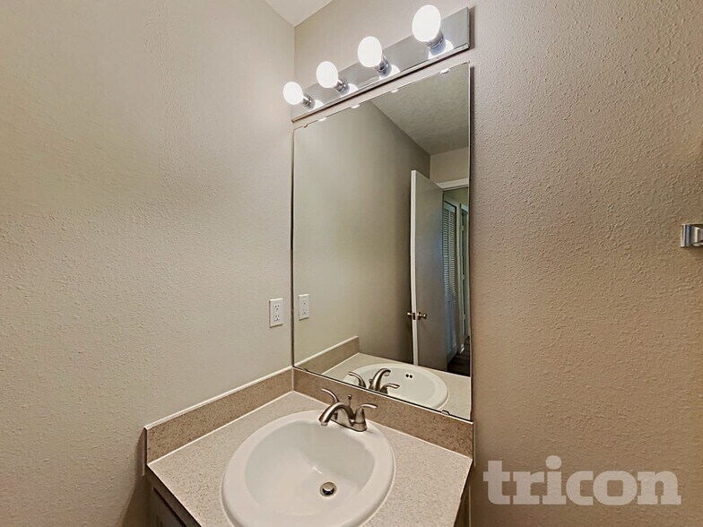 Building Photo - 137 Brays Island Ln