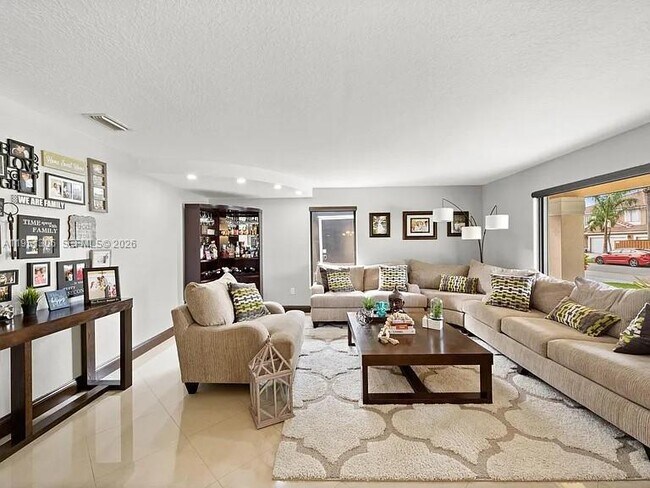 Building Photo - 14801 SW 154th Ct