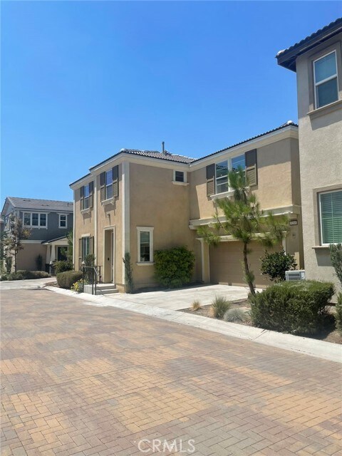 Primary Photo - 3216 E Olympic Dr