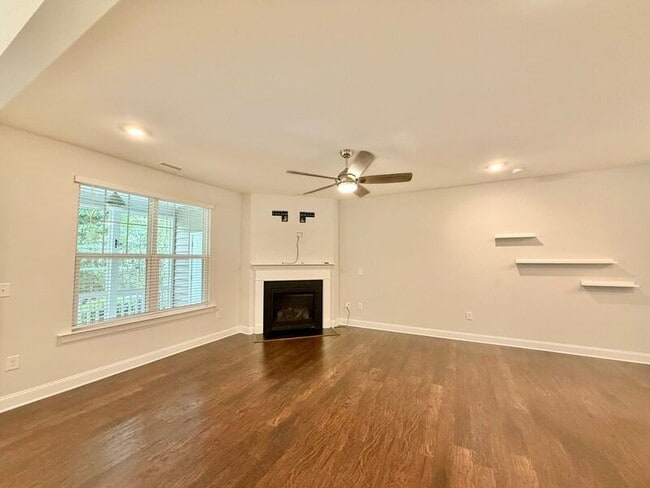 Building Photo - 414 Shale Creek Dr