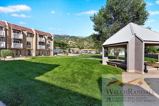 Building Photo - 5676 Meadow Ln