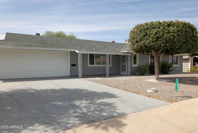 Primary Photo - 10816 N 109th Ave