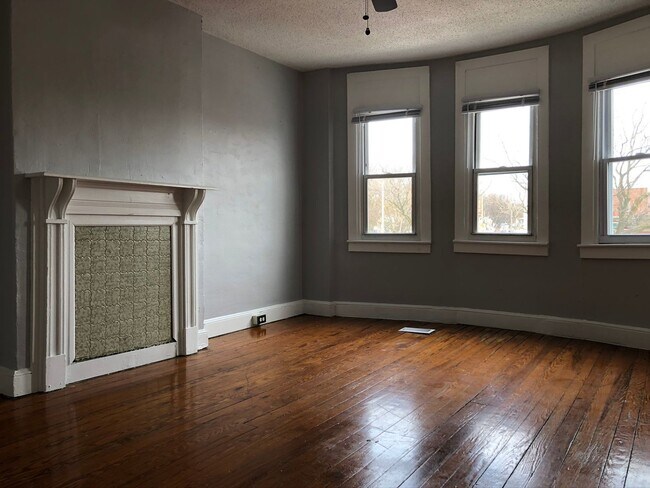 Building Photo - Charming 2 Bedroom/1 Bathroom Townhome in Abell, Baltimore, MD!