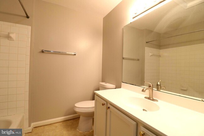 Building Photo - 2581 Sutters Mill Dr