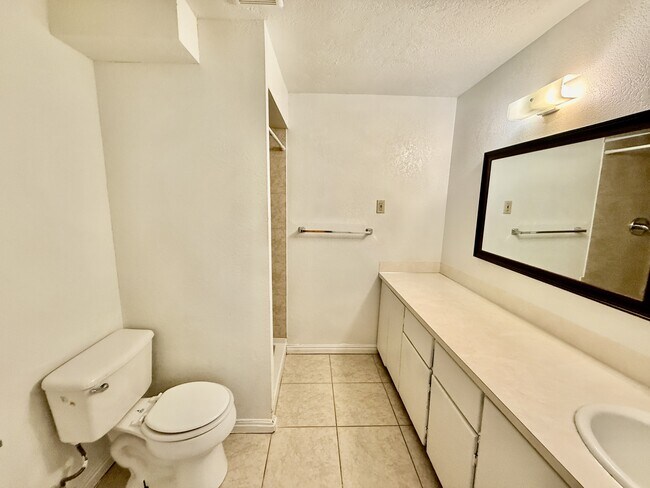 Building Photo - 1247 N 700 W