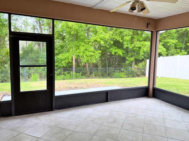 Building Photo - 3/2 fenced in yard, landscaping included !