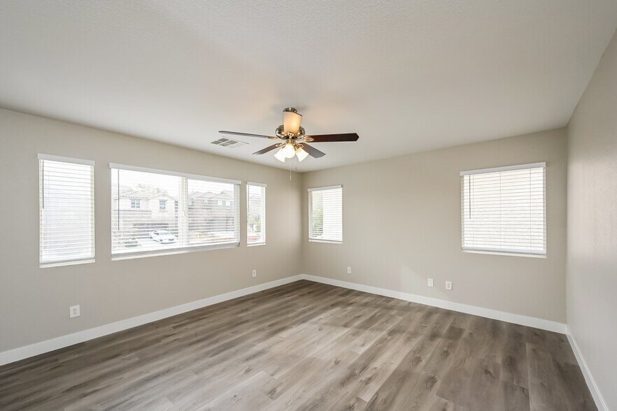 Building Photo - 9327 Wishing Creek Ave