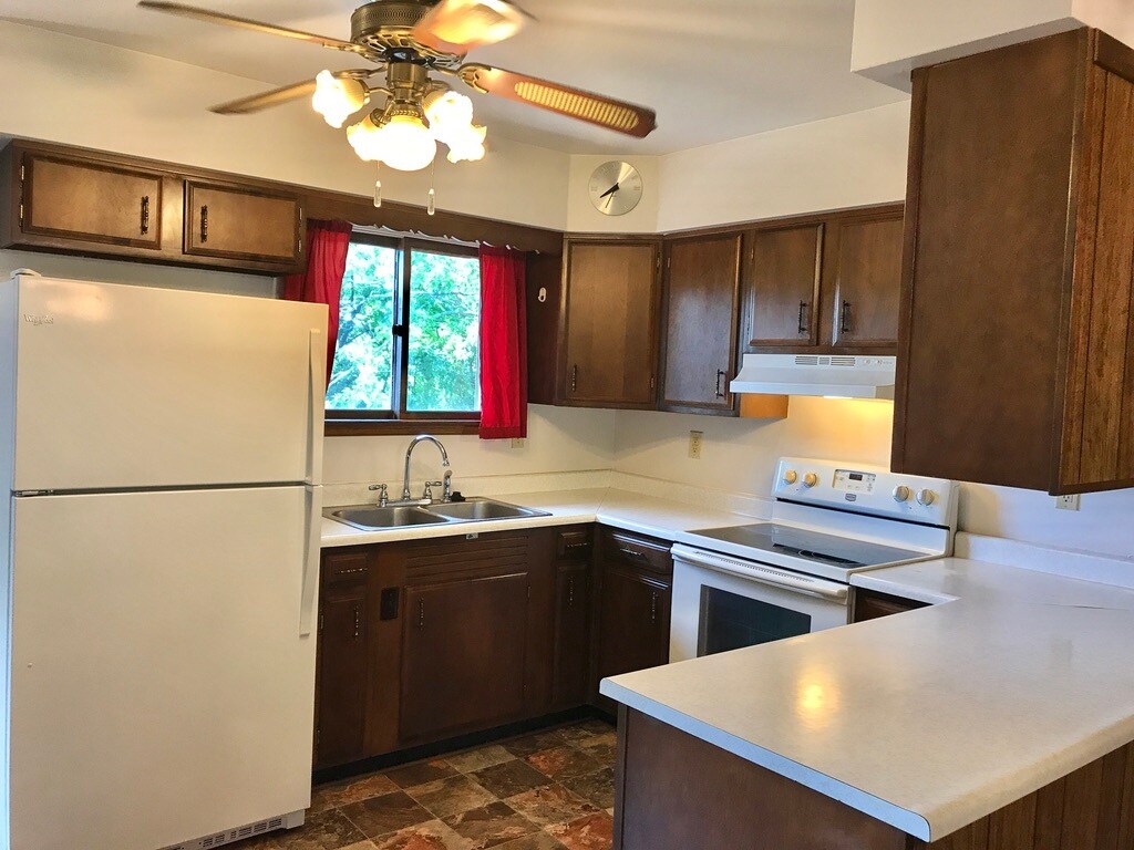 Building Photo - 1399 Sleepy Hollow Rd