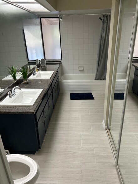 Building Photo - 6040 River Trace Rd