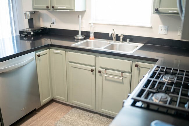 Building Photo - 6903 Gold Kings Ave