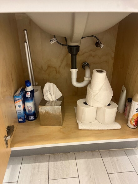 Building Photo - 1015 NE 89th St