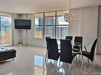 Living Room ¦ Dining Area - 3800 S Ocean Dr