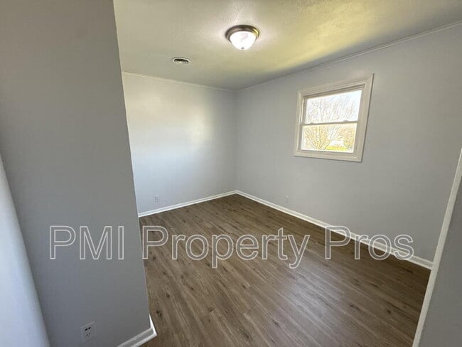 Building Photo - 2716 N Buffum St