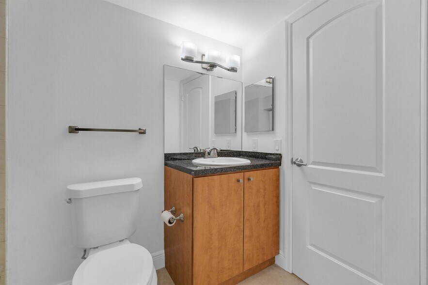 Building Photo - 2100 Brickell Ave