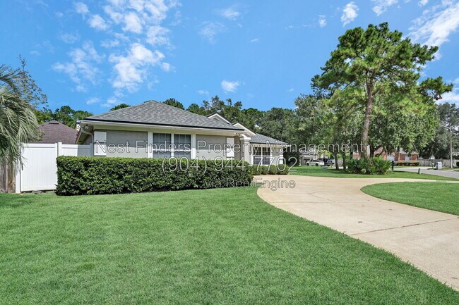Building Photo - 1819 Branch Vine Dr W