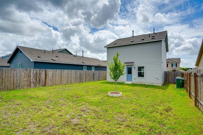 Building Photo - 13520 Knights Br Dr