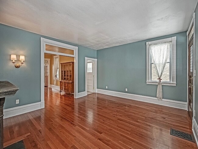 Building Photo - 130 Boroview Ave